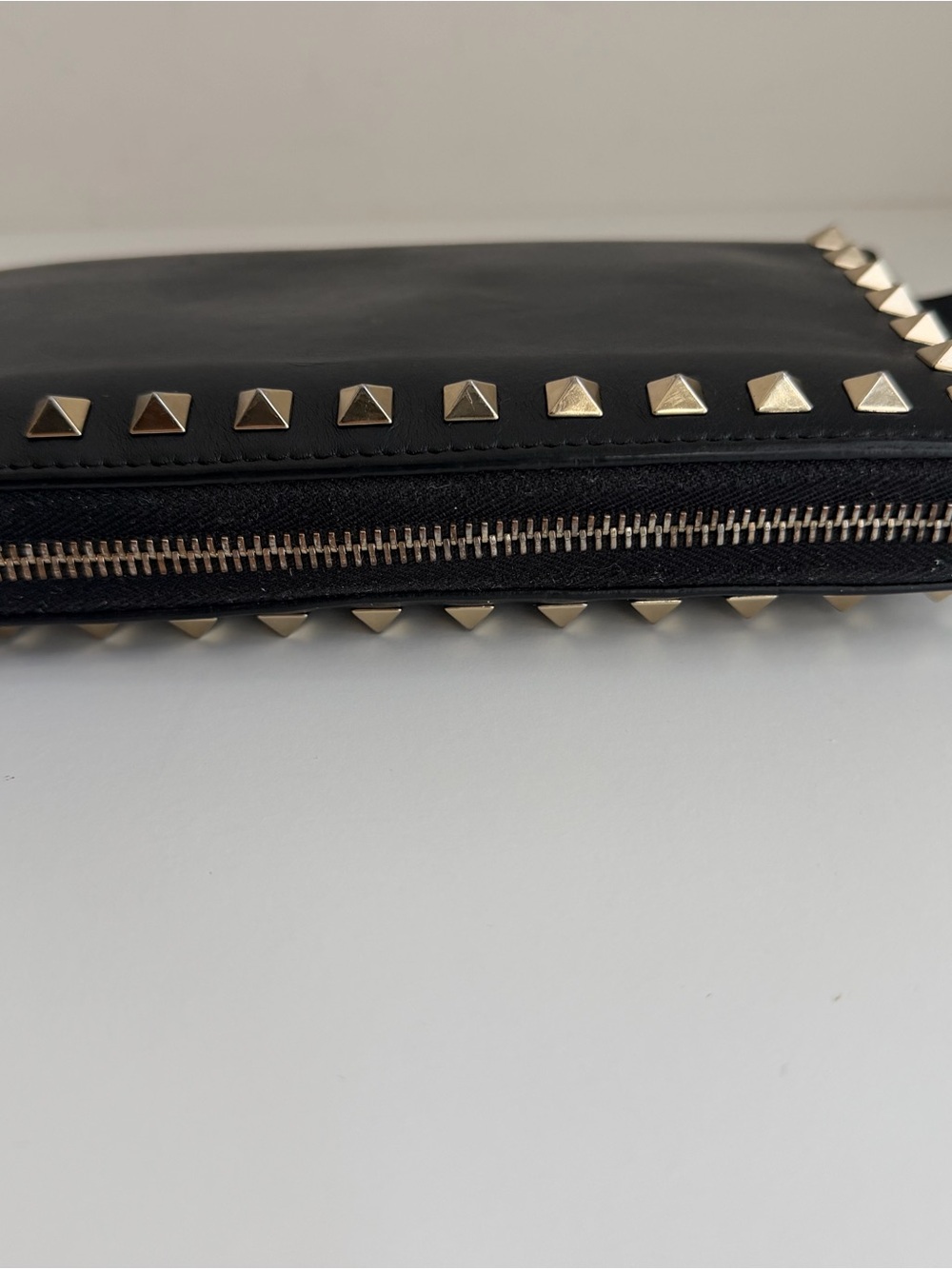Authentic Valentino Garavani Rockstud Black Leather Wallet - Picture 8 of 11